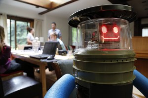 A friendly, happy HitchBOT before his Philly beating.