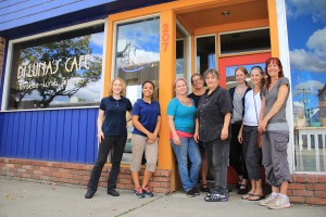 The crew at Di Luna’s (from left to right): Michelle Siple, Maleah Harshman, Nina Peterson, Amy Borup, Owner Karen Forsythe, Holland Stevens, Kim Jones and Diana Georgiou. Photo by Ben Olson.
