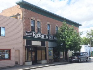 Another location of the farmers’ market in Sandpoint was the Krebs Building, which once housed Kerr & Nead Grocery as well as the Economy Grocery.